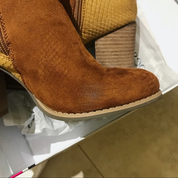 GC Shoes Brown Booties - Picture 6 of 7